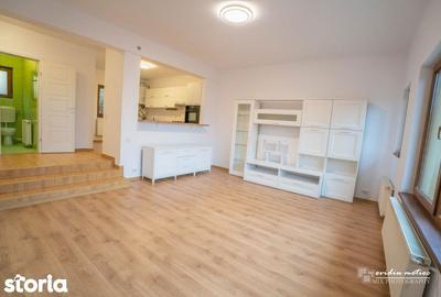 Casă cu 3 camere cu Canalizare în Bună Ziua