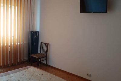 Apartament cu 3 camere decomandat în Apărătorii Patriei