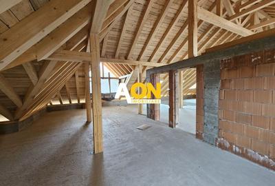 Casă individuală cu 11 camere cu Canalizare în Central - 23