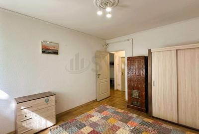 Apartament cu 2 camere semidecomandat, mobilat în Pajura - 5