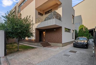 Grigorescu - zona de vile - 7 camere - 232 mp curte libera - 3