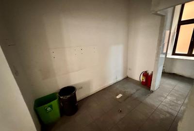 2 spatii in  Piata Unirii (84mp si 71mp) - 8