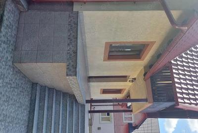 Casă cu 5 camere cu Teren 476 Mp în Central - 1