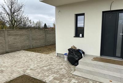 Casă individuală cu 4 camere cu Teren 250 Mp în Moșnița Veche - 2