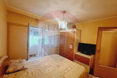 Apartament cu 3 camere decomandat în Nufărul - 2