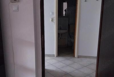 Garsonieră decomandată în Central - 7