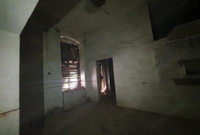 Casă cu 4 camere cu Teren 1042 Mp în Cebza - 1