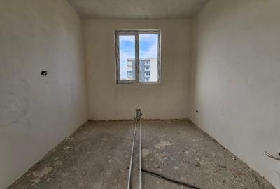 Apartament cu 3 camere decomandat în Km 5 - 11