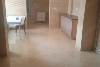 Casa cu etaj de vanzare zona 14Mai - 10