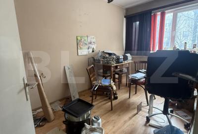 Apartament cu 4 camere decomandat în Aleea Trandafirilor