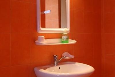 Voineasa, Valcea, vila 13 camere, altitudine 700 m Voineasa, Valcea, vila 13 camere, altitudine 700 m - 16