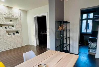 Apartament cu 4 camere decomandat, mobilat în P-ța Unirii - 12