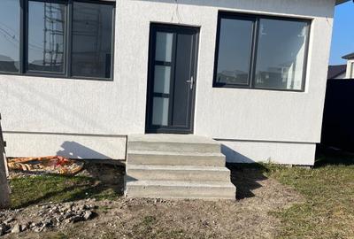 Casă cu 3 camere în Pantelimon