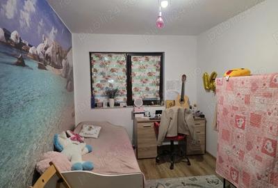 Apartament 3 camere decomandat - 1