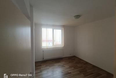 Apartament de vanzare 4 camere - living și 3 dormitoare - 6