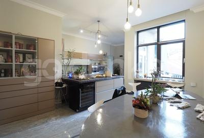 Casă cu 8 camere cu Canalizare în Grădina Icoanei - 5