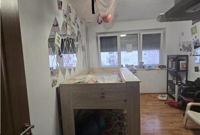 Apartament cu 2 camere semidecomandat în Berceni - 5