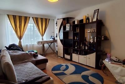 Apartament 3 camere zona km 5 - 4