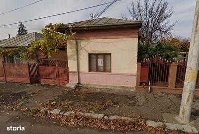 Casă cu 3 camere cu Teren 549 Mp în Central - 1
