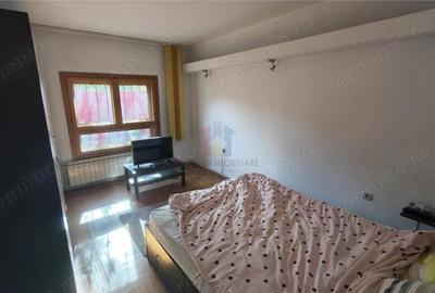 Casă cu 3 camere cu Teren 300 Mp în Central