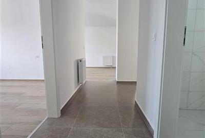 Apartament cu 3 camere decomandat în Tractorul - 13