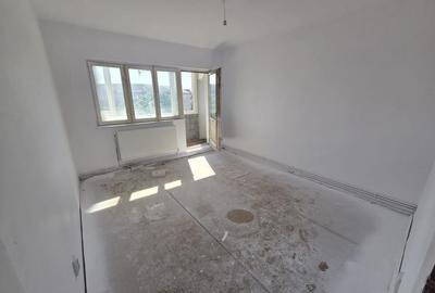 Langa Sud Plaza. Decomandat. Centrala proprie. 2 Balcoane, Debara. - 5