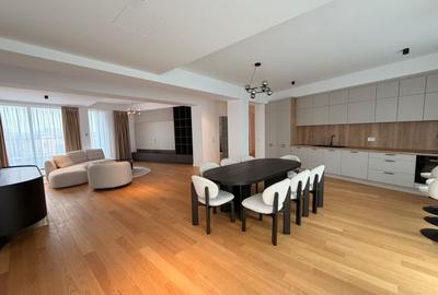 Apartament cu 4 camere decomandat, mobilat în Iancu Nicolae