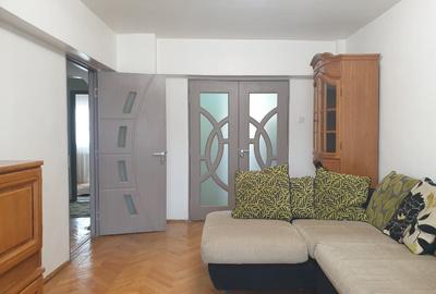 Apartament cu 3 camere decomandat în Centrul Civic - 2
