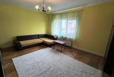 Apartament cu 3 camere decomandat, mobilat în - 1