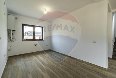 Casă cu 4 camere cu Teren 397 Mp în Tărlungeni - 21