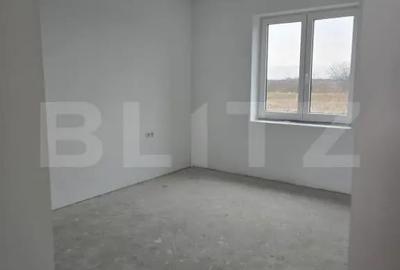 Casă cu 3 camere cu Teren 600 Mp în Mărtinești