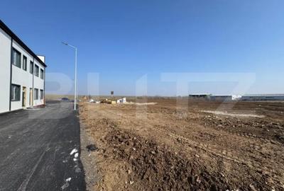 Teren de 10000 mp, în Central