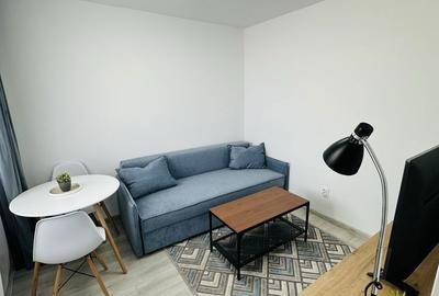 Apartament cu 2 camere decomandat în Tractorul