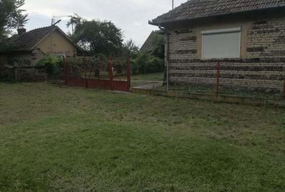 Ag BRASADAS vinde casa cu 3 cam si teren 5000mp in HOREA.