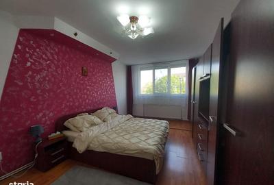 Apartament cu 4 camere decomandat în Republicii - 4