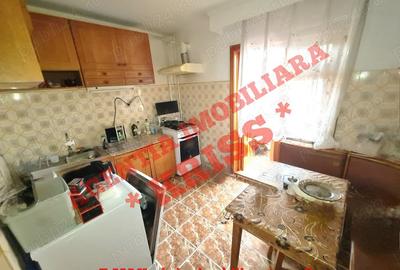 Apartament cu 3 camere decomandat în Eremia - 3