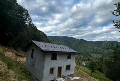 Casă cu Teren 1500 Mp în Poiana - 2