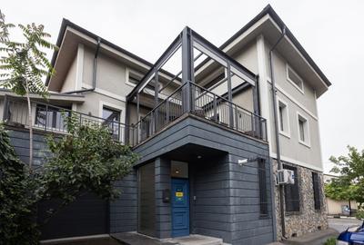 Casă individuală cu 5 camere cu Canalizare în Domenii - 2