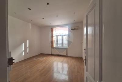 Spațiu comercial, de 15 mp, în Central