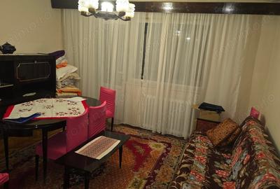 Apartament cu 3 camere decomandat în Progresul - 12