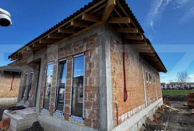 Casă cu 4 camere cu Teren 399 Mp în Micești - 2