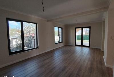 Casă cu 5 camere cu Teren 446 Mp în Central - 3