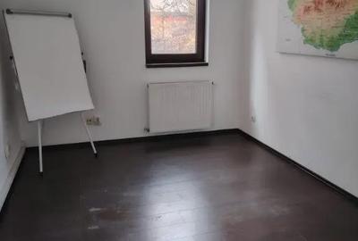 Apartament cu 3 camere decomandat în Calea Călărașilor - 1