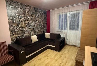 Apartament cu 3 camere decomandat în Central - 1