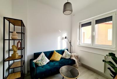 Duplex de inchiriat 5 camere, 70 mp Curte 30 MP zona Banu Manta, Metrou Basarab
