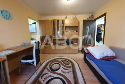 Apartament de vanzare 2 camere semidecomandat zona 13 Decembrie - 1