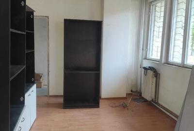 Spațiu comercial, de 249 mp, în Central - 4