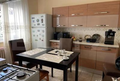 Casă cu 16 camere cu Teren 985 Mp în Titulescu