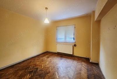 Apartament cu 3 camere decomandat în Școlilor - 4