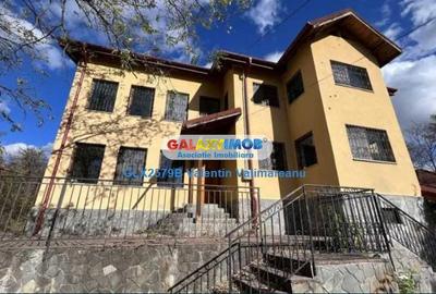 Casă cu 7 camere cu Canalizare în Central - 7